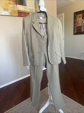 Women’s Two-Piece Office Pantsuit Set – Blazer & Pants
